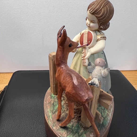 🇨🇭Vintage Music Box with Girl play violin,  Deer Bird & Fence - Picture 8 of 12